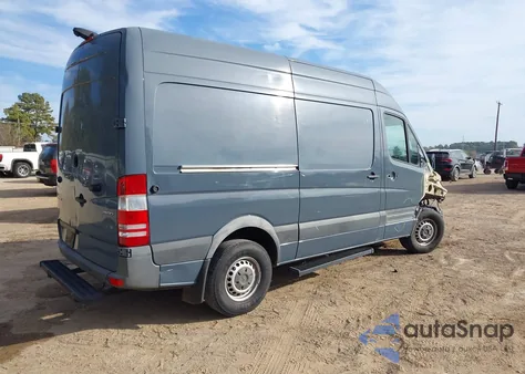 2018 Mercedes-Benz Sprinter 2500 Standard Roof V6 из США, поврежденный, VIN WD3PE7CD9JP633090